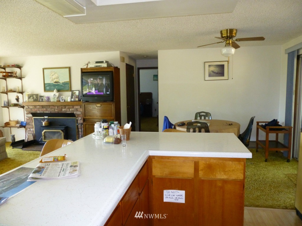 4518 Anaco Beach Road Anacortes, WA 98221 - Photo 3 of 21 Gallery Image 3