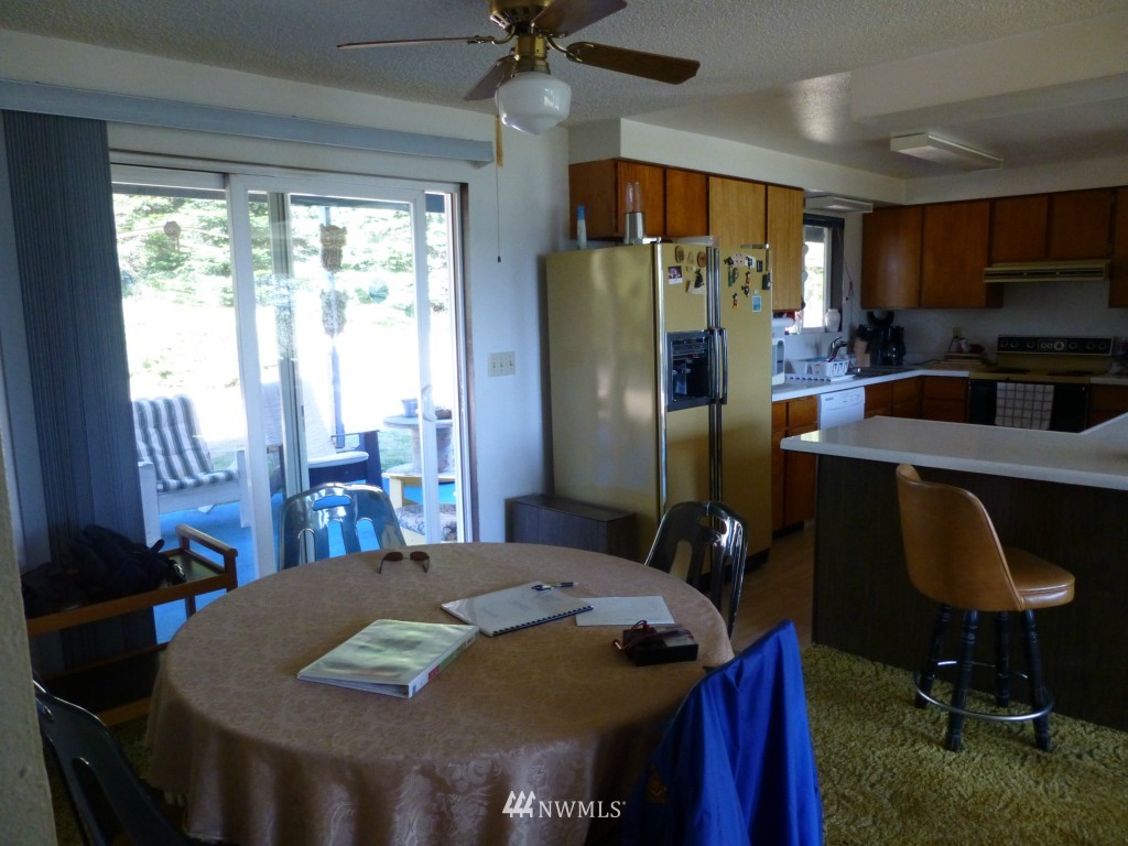 4518 Anaco Beach Road Anacortes, WA 98221 - Photo 6 of 21 Gallery Image 6