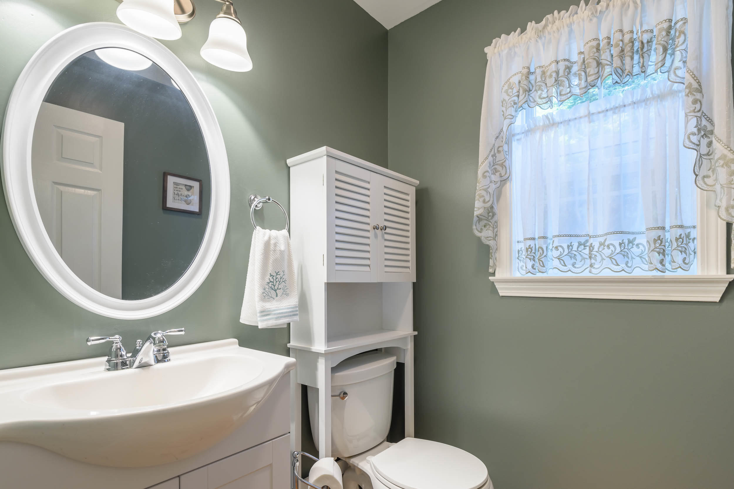 127 Burnham Road Scarborough, ME 04074 - Photo 16 of 36 127 Burnham Rd Scarborough ME-print-016-