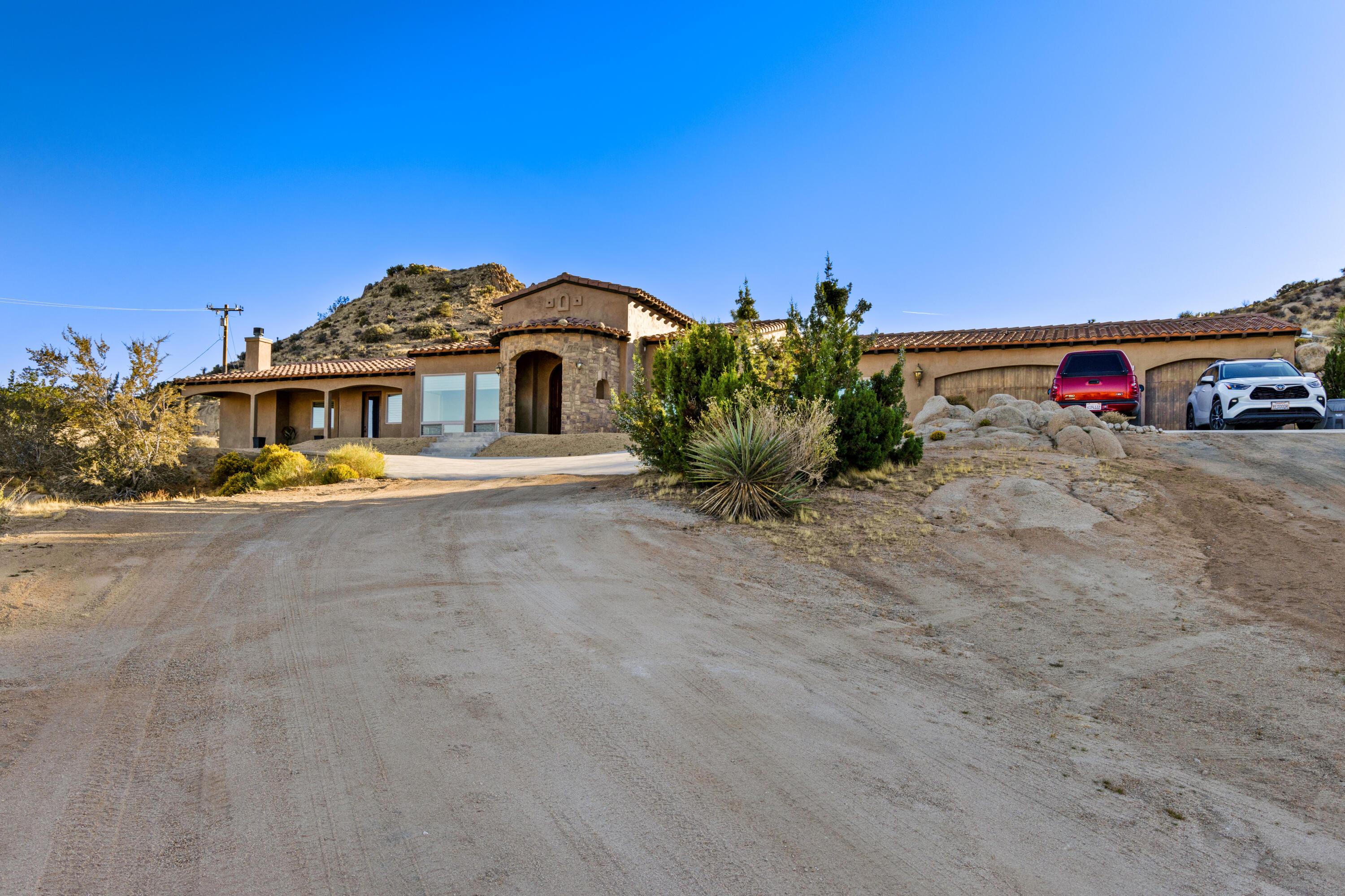 56245 Cobalt Road Yucca Valley, CA 92284 - Photo 2 of 53 01