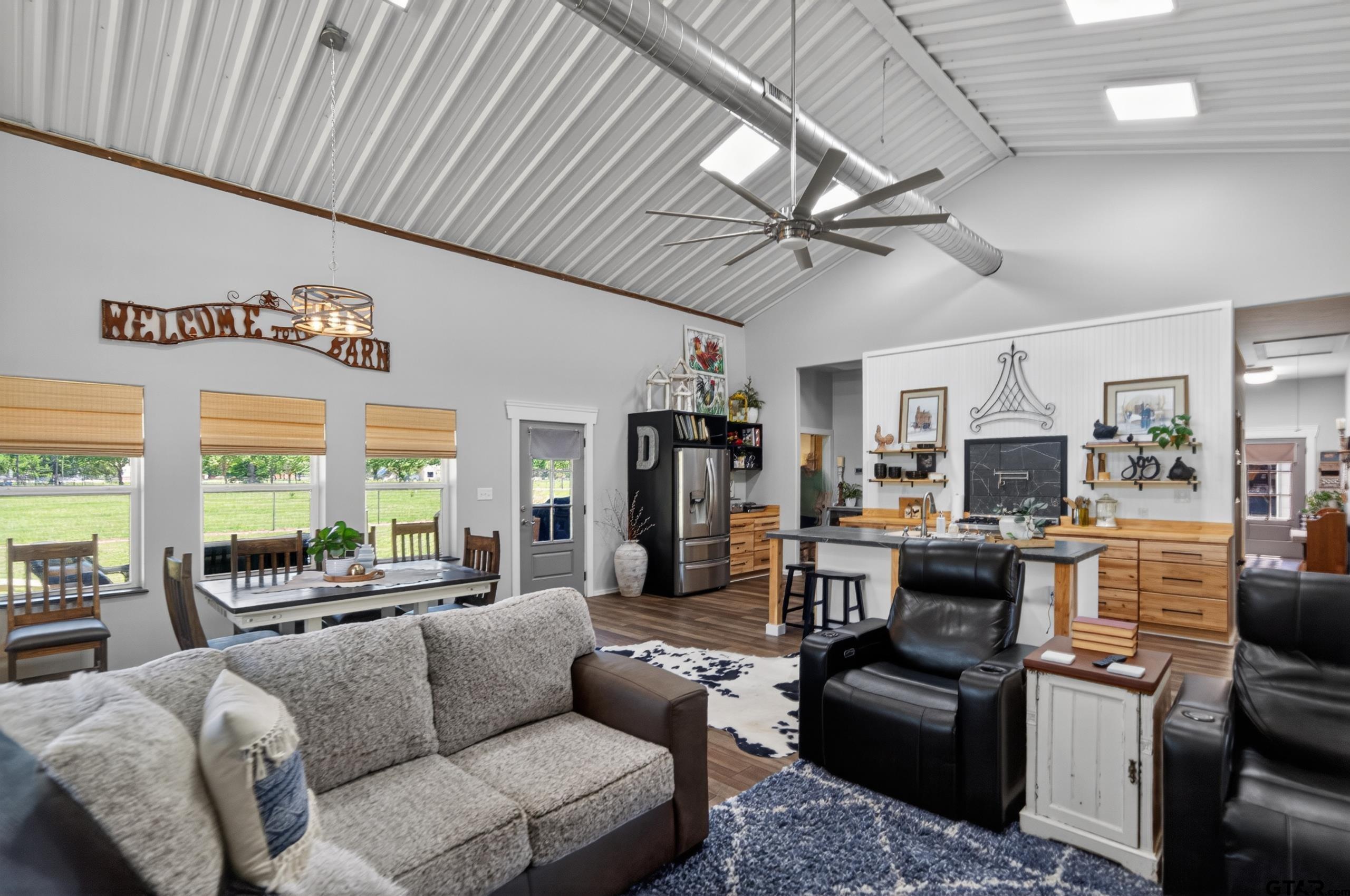 21230 County Road Chandler, TX 75758 - Photo 10 of 48