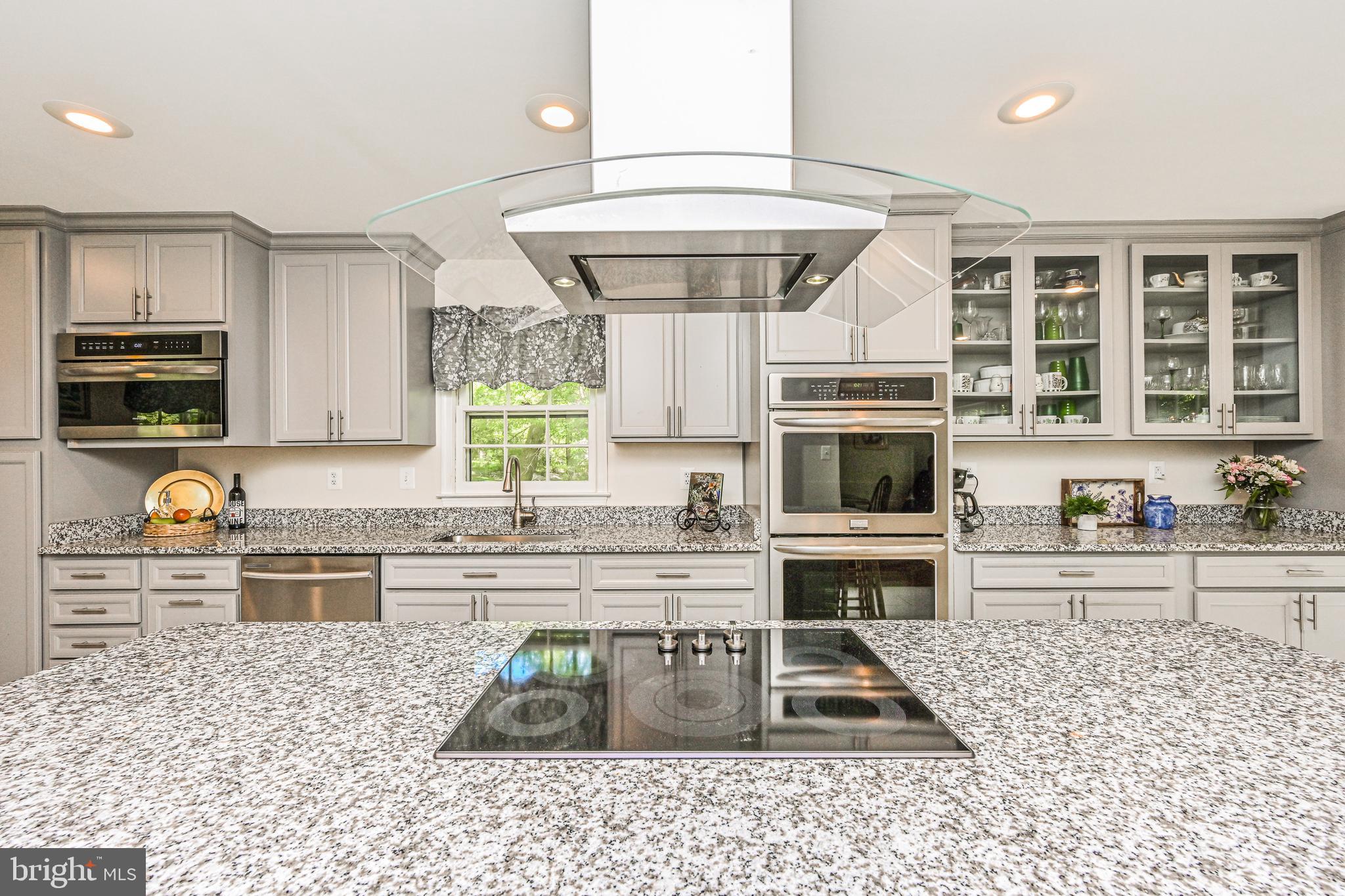 11730 Quay Road Oakton, VA 22124 - Photo 11 of 58 CHECK OUT THIS KITCHEN