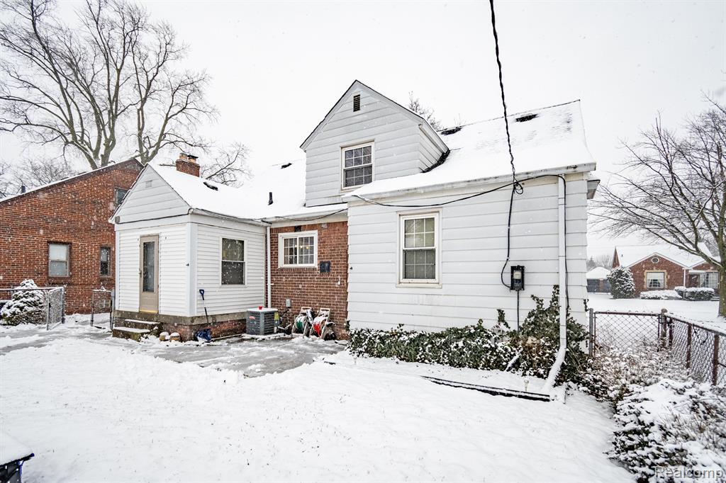 15337 Charles R Avenue Eastpointe, MI 48021 - Photo 36 of 36 Gallery Image 36