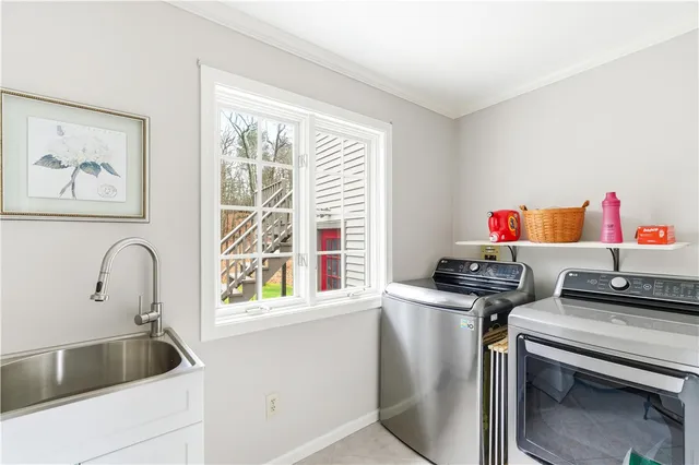 $825,000 | 113 Log Road, North Smithfield, RI 02830