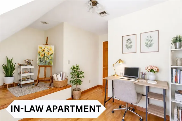 $825,000 | 113 Log Road, North Smithfield, RI 02830