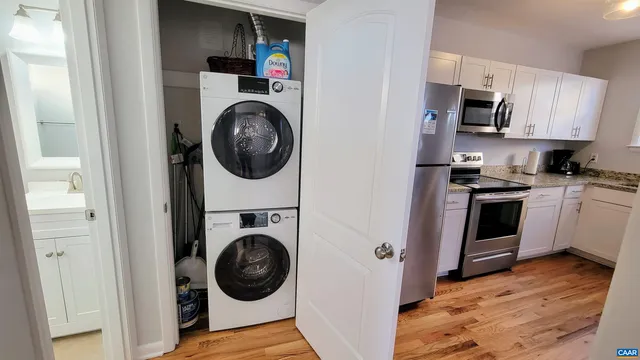 a view of kitchen and washer and dryer