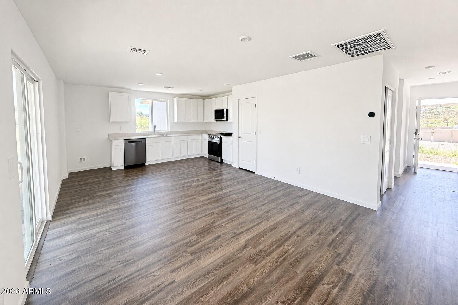 20162 East Antelope Road Mayer, AZ 86333 - Photo 3 of 10 Interior 1