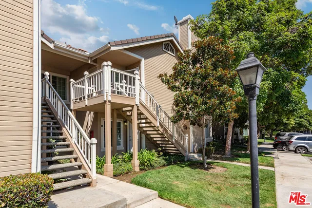 $589,000 | 3867 Thorncroft Lane, Unit B, Inglewood, CA 90305