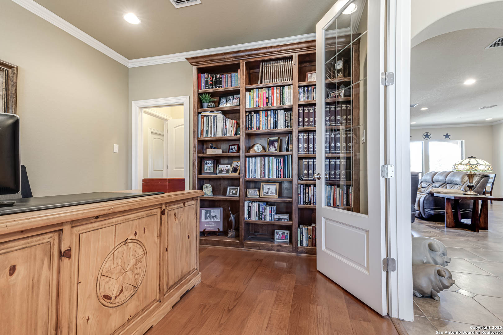 160 Gadwall Way Spring Branch, TX 78070 - Photo 22 of 45 a view of an entryway with workspace