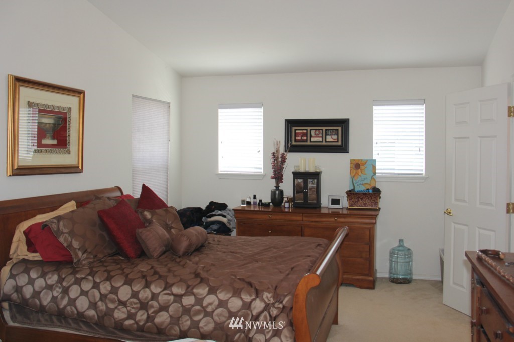 17919 110th Place Southeast Renton, WA 98055 - Photo 11 of 25