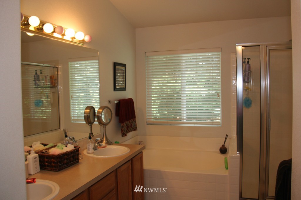 17919 110th Place Southeast Renton, WA 98055 - Photo 14 of 25