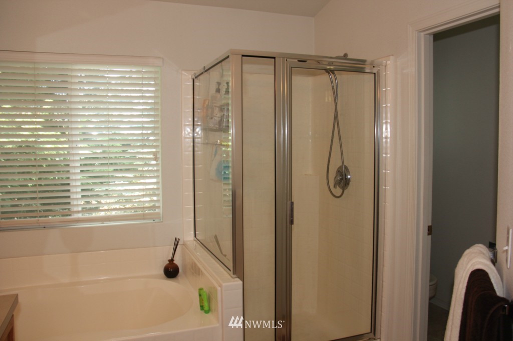 17919 110th Place Southeast Renton, WA 98055 - Photo 15 of 25