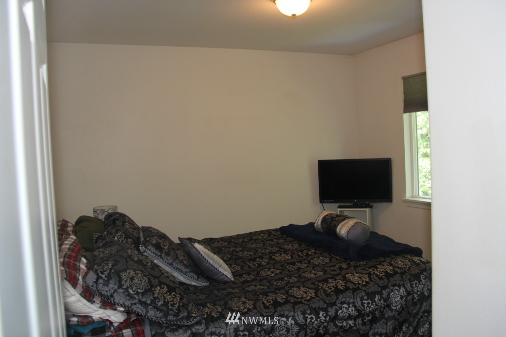 17919 110th Place Southeast Renton, WA 98055 - Photo 18 of 25