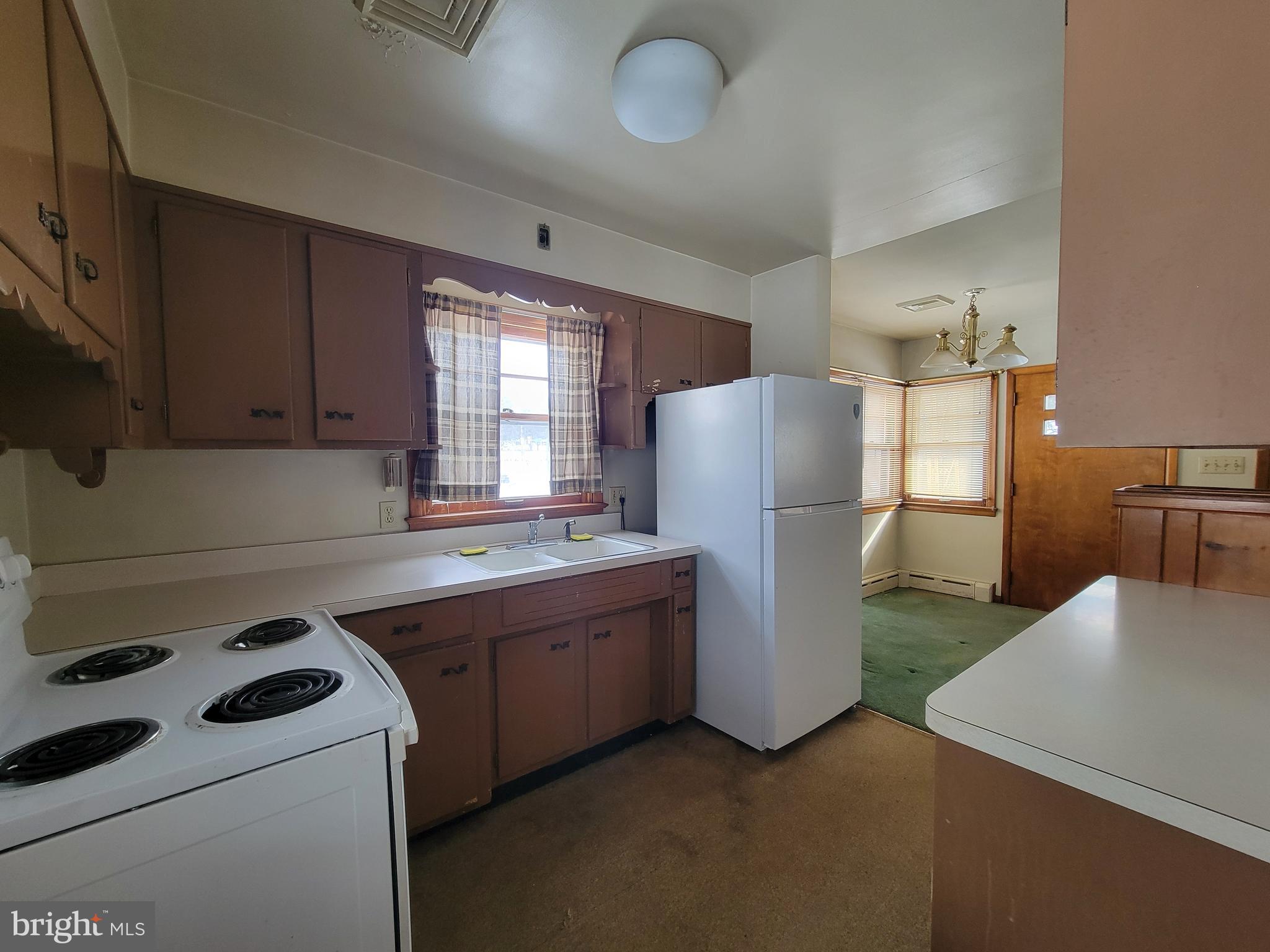 15 West Governor Road Hershey, PA 17033 - Photo 2 of 14