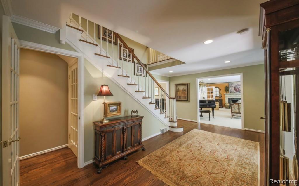 240 Touraine Road Grosse Pointe Farms, MI 48236 - Photo 5 of 50