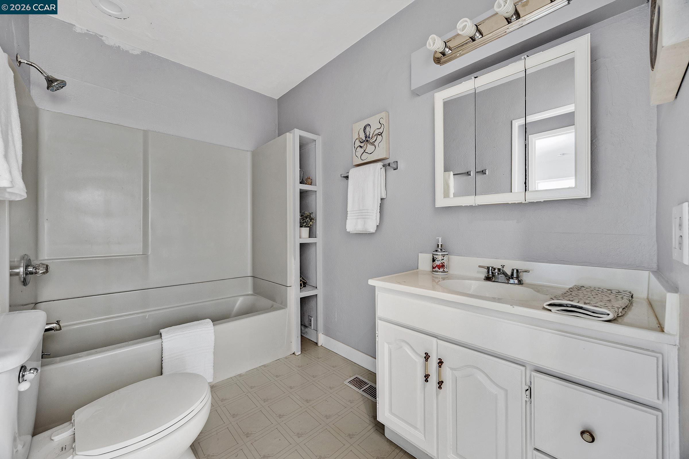 5136 Argyle Road El Sobrante, CA 94803 - Photo 12 of 26