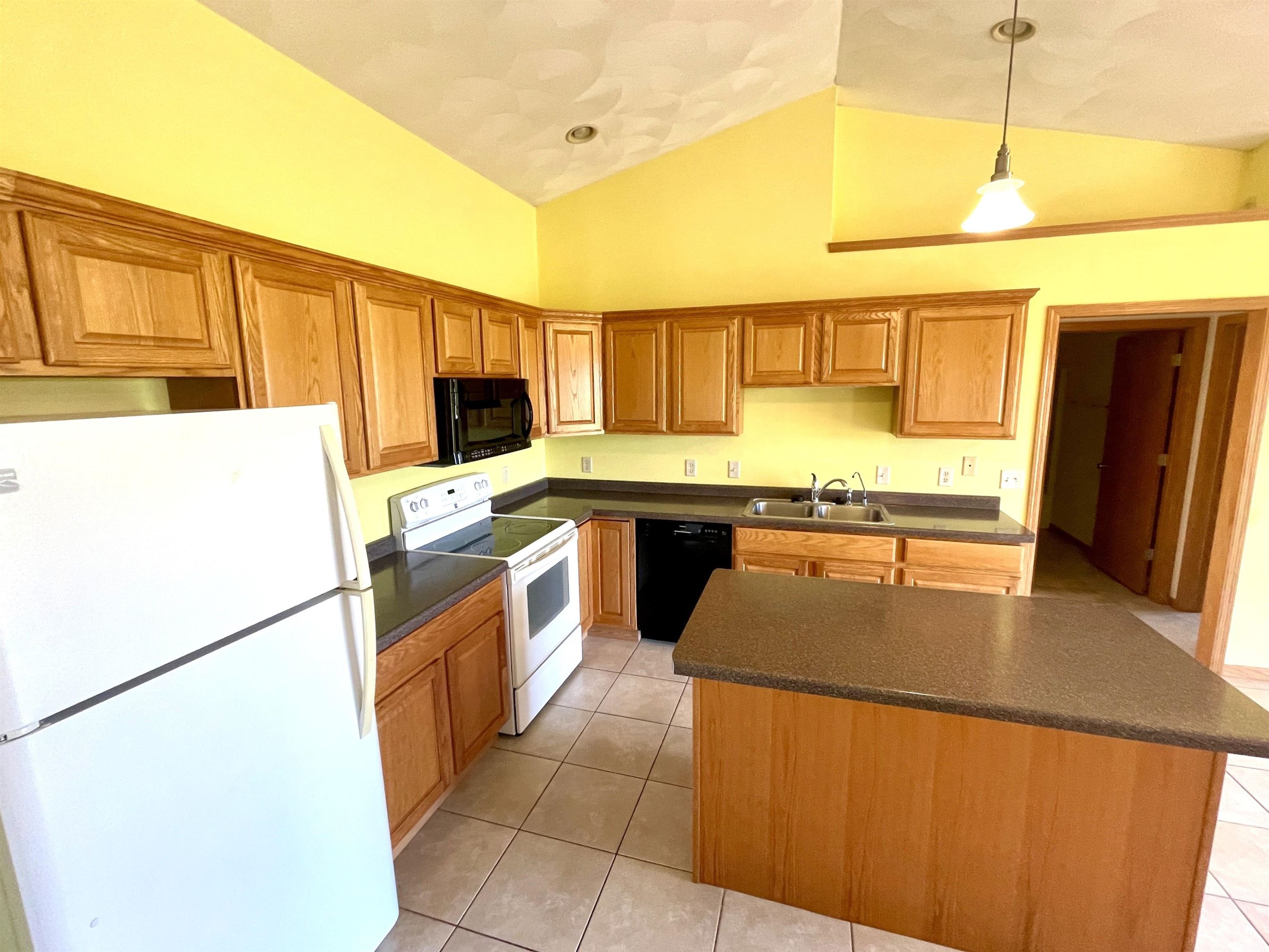 N5585 Shea Lane Albany, WI 53502 - Photo 11 of 39