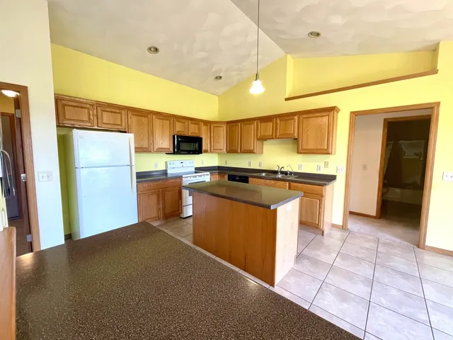 $415,000 | N5585 Shea Lane, Albany, WI 53502