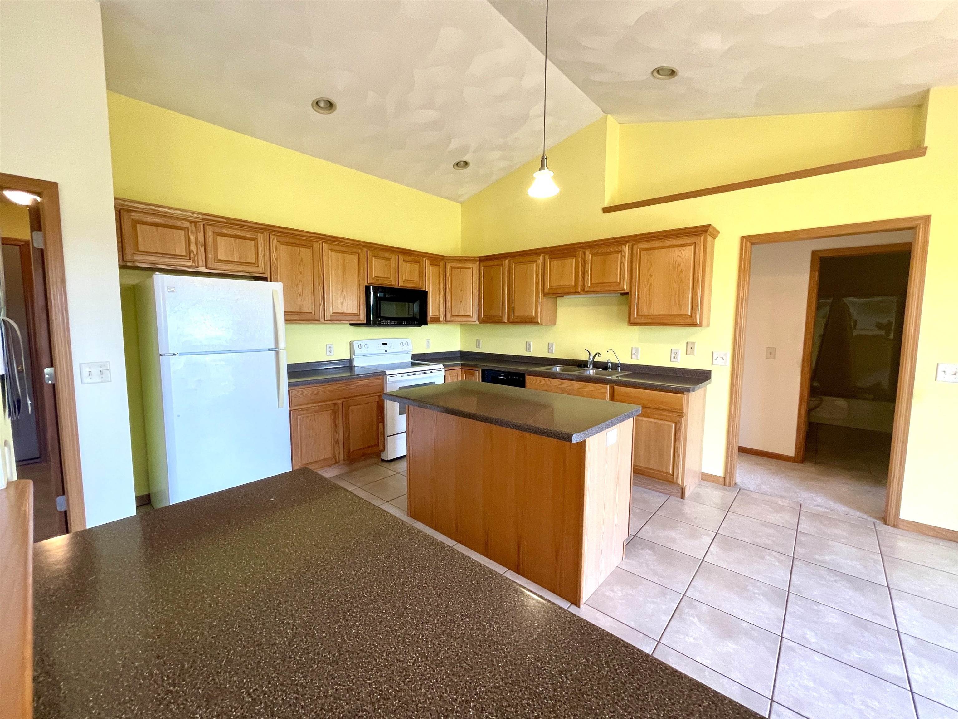 N5585 Shea Lane Albany, WI 53502 - Photo 12 of 39