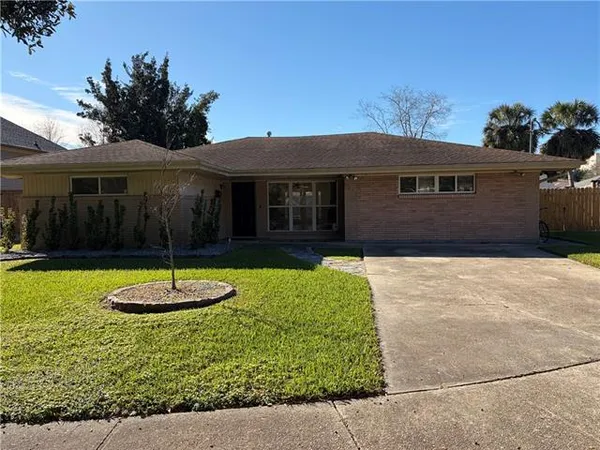 $2,950 | 6034 Chamberlain Drive, New Orleans, LA 70122