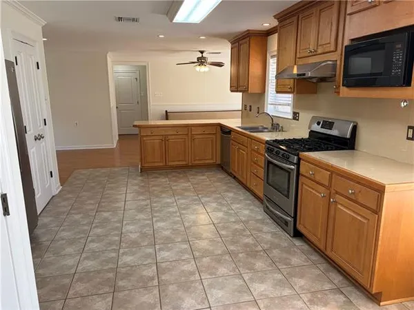 $2,950 | 6034 Chamberlain Drive, New Orleans, LA 70122