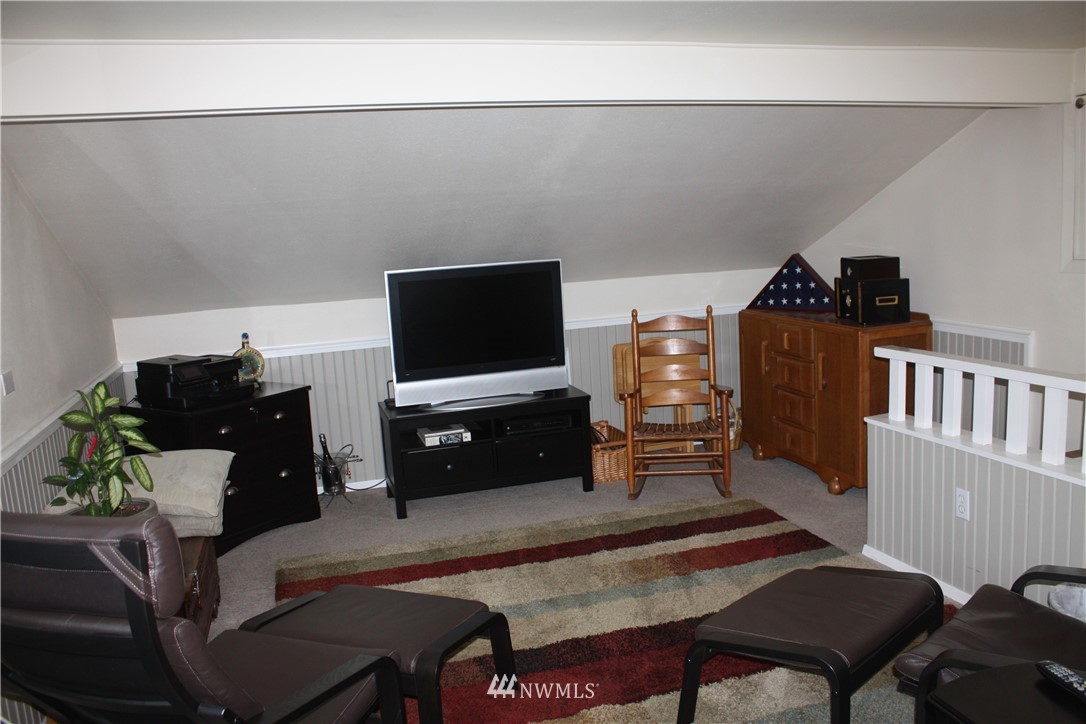 2218 Crystal Springs Road West University Place, WA 98466 - Photo 12 of 25 Gallery Image 12
