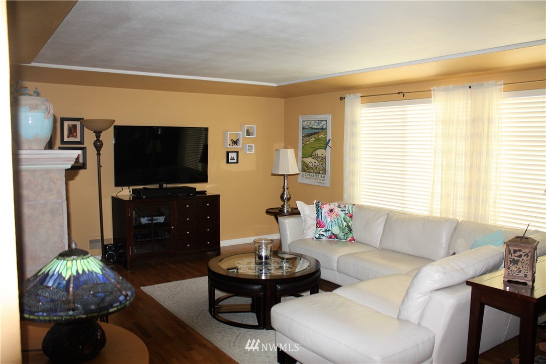 2218 Crystal Springs Road West University Place, WA 98466 - Photo 3 of 25 Gallery Image 3
