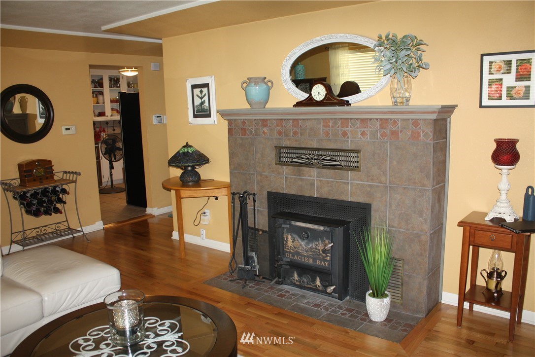 2218 Crystal Springs Road West University Place, WA 98466 - Photo 5 of 25 Gallery Image 5