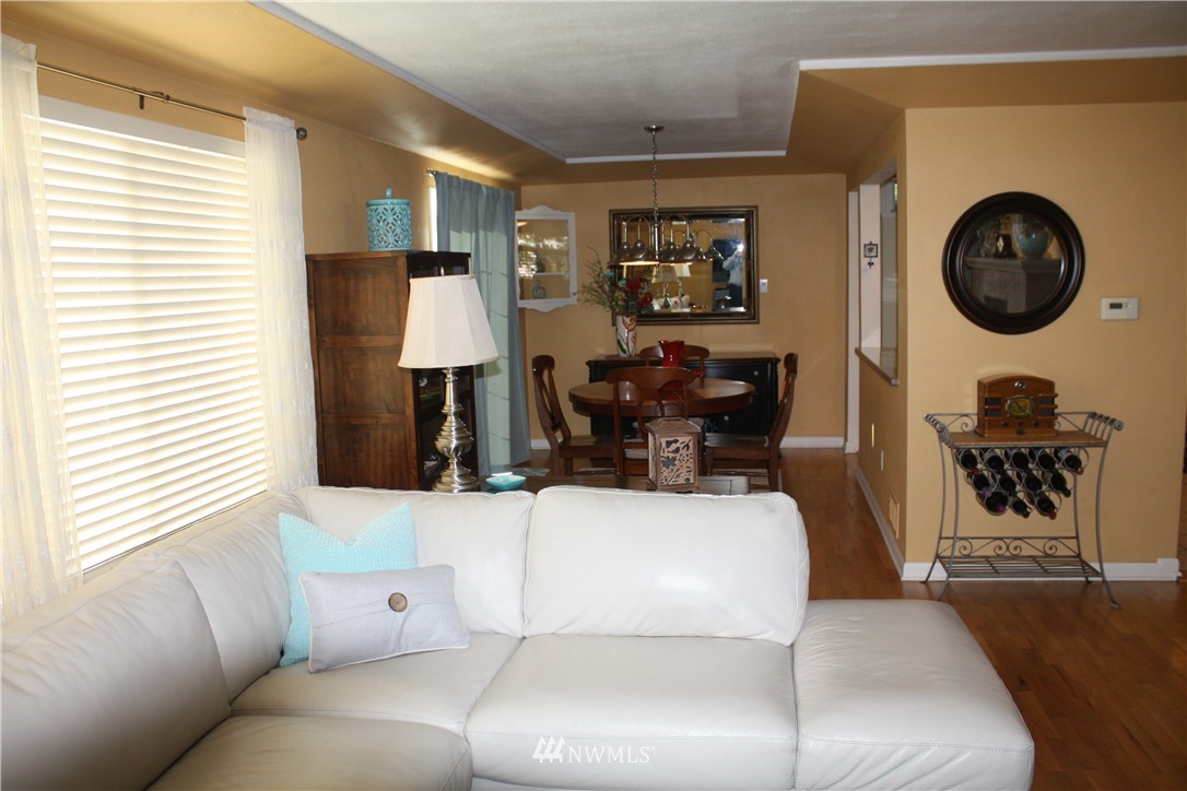 2218 Crystal Springs Road West University Place, WA 98466 - Photo 6 of 25 Gallery Image 6
