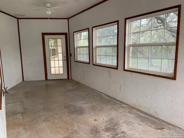 $2,495 | 930 County Road 2720, Mico, TX 78056