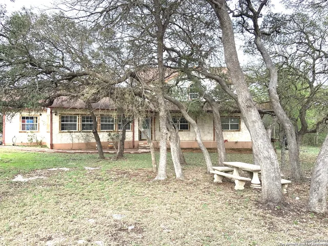 $2,495 | 930 County Road 2720, Mico, TX 78056