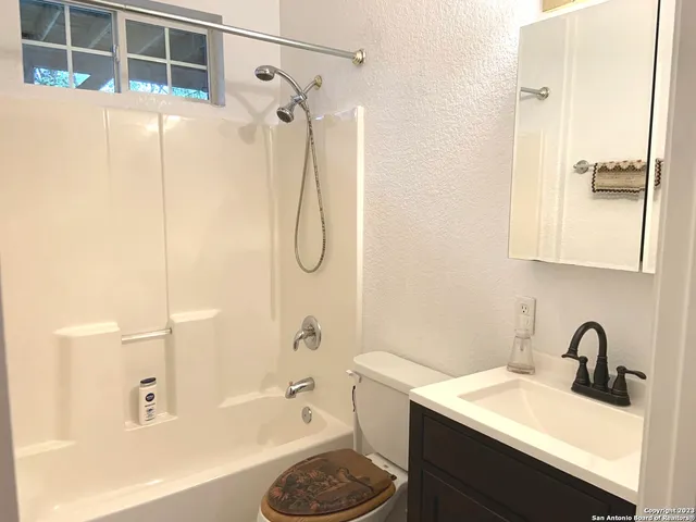 $2,495 | 930 County Road 2720, Mico, TX 78056