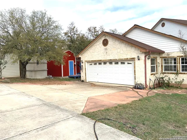 $2,495 | 930 County Road 2720, Mico, TX 78056