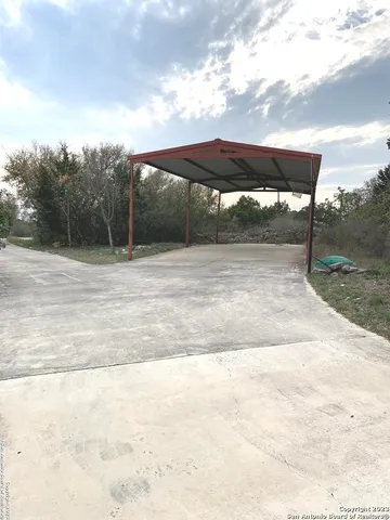 $2,495 | 930 County Road 2720, Mico, TX 78056