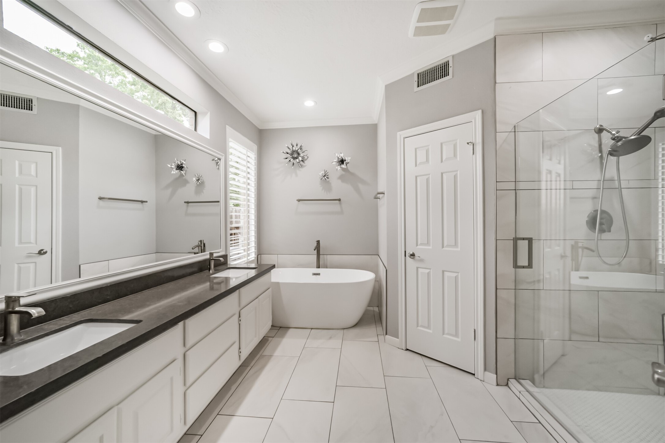 2214 Cherrytree Ridge Lane Houston, TX 77062 - Photo 31 of 45 Primary Ensuite Bathroom
