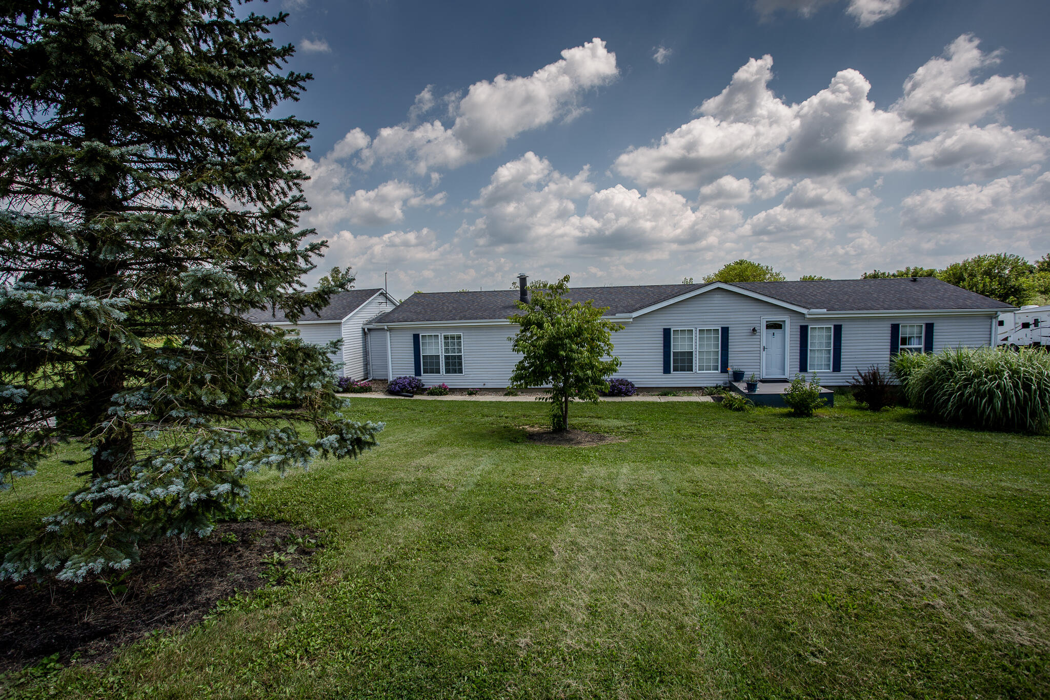 2460 Myers Road Springfield, OH 45502 - Photo 3 of 43
