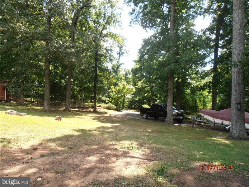 15138 Georgia Road Woodbridge, VA 22191 - Photo 3 of 9 Exterior (Rear)