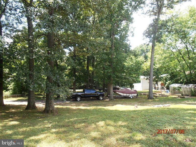 15138 Georgia Road Woodbridge, VA 22191 - Photo 7 of 9 Exterior (Rear)