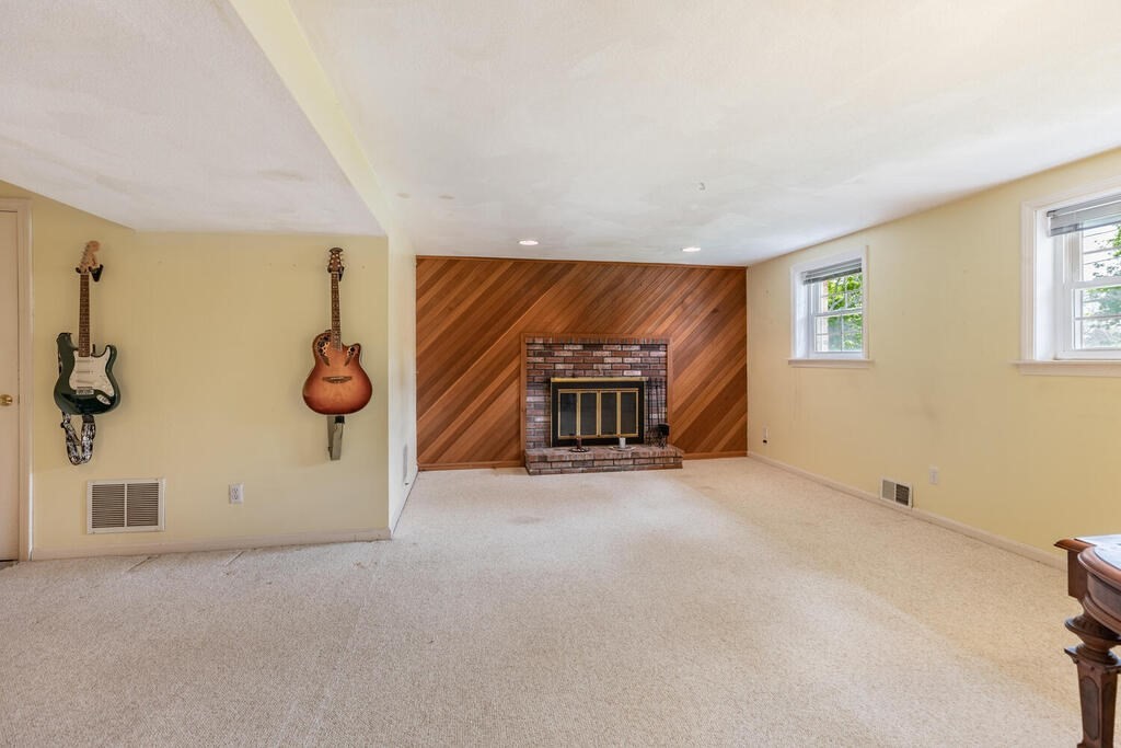 59 Ledgewood Road Framingham, MA 01701 - Photo 13 of 18 Gallery Image 13