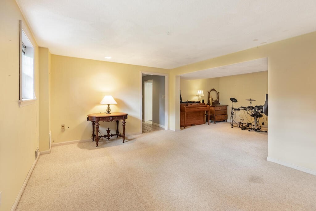 59 Ledgewood Road Framingham, MA 01701 - Photo 14 of 18 Gallery Image 14