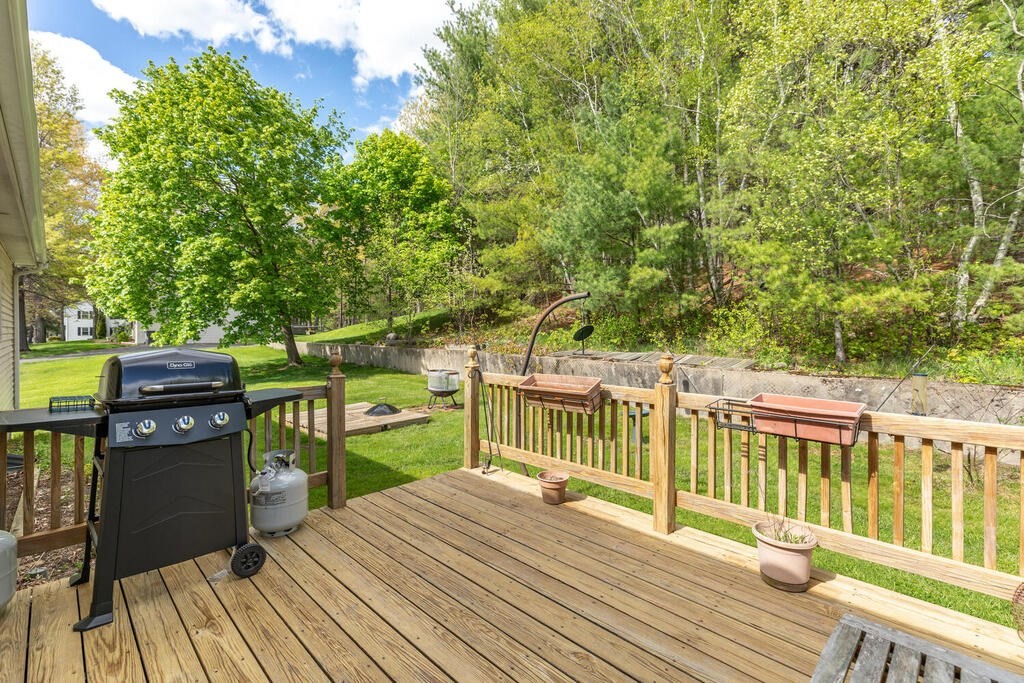 59 Ledgewood Road Framingham, MA 01701 - Photo 17 of 18 Gallery Image 17