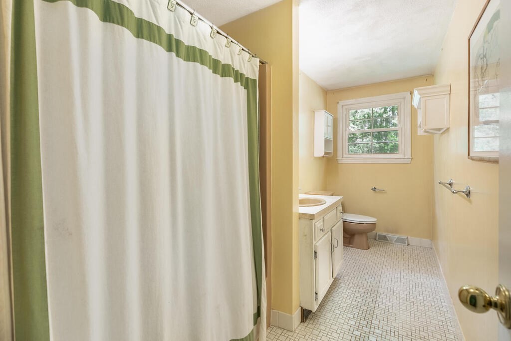 59 Ledgewood Road Framingham, MA 01701 - Photo 8 of 18 Gallery Image 8