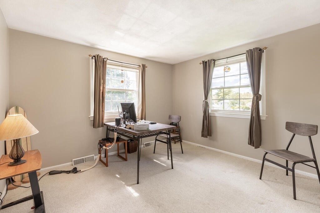 59 Ledgewood Road Framingham, MA 01701 - Photo 10 of 18 Gallery Image 10