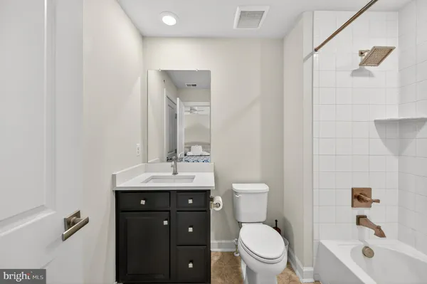 $835,000 | 13010 Hattontown Square, Herndon, VA 20171