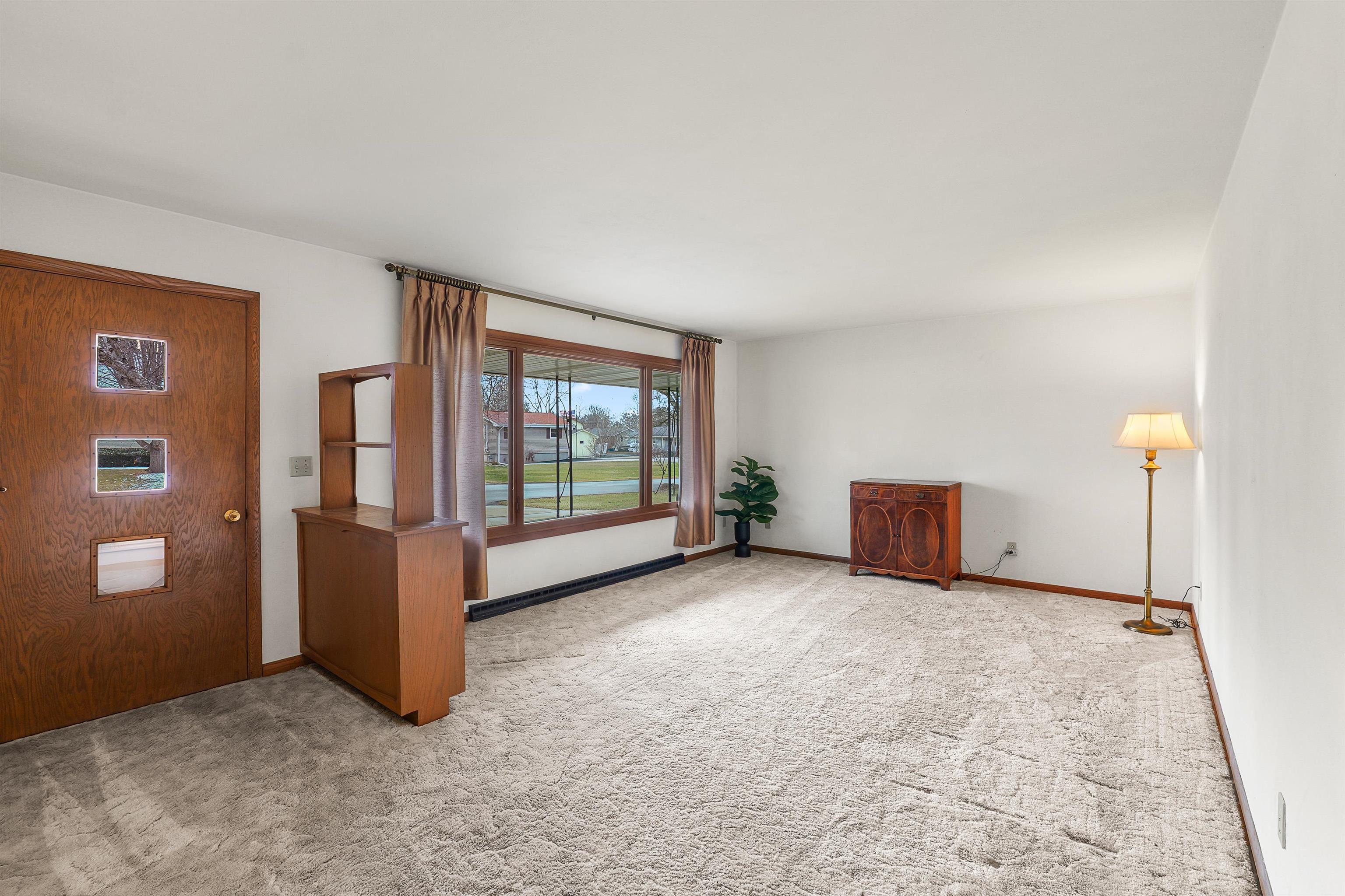 104 Cherokee Road Beaver Dam, WI 53916 - Photo 3 of 31