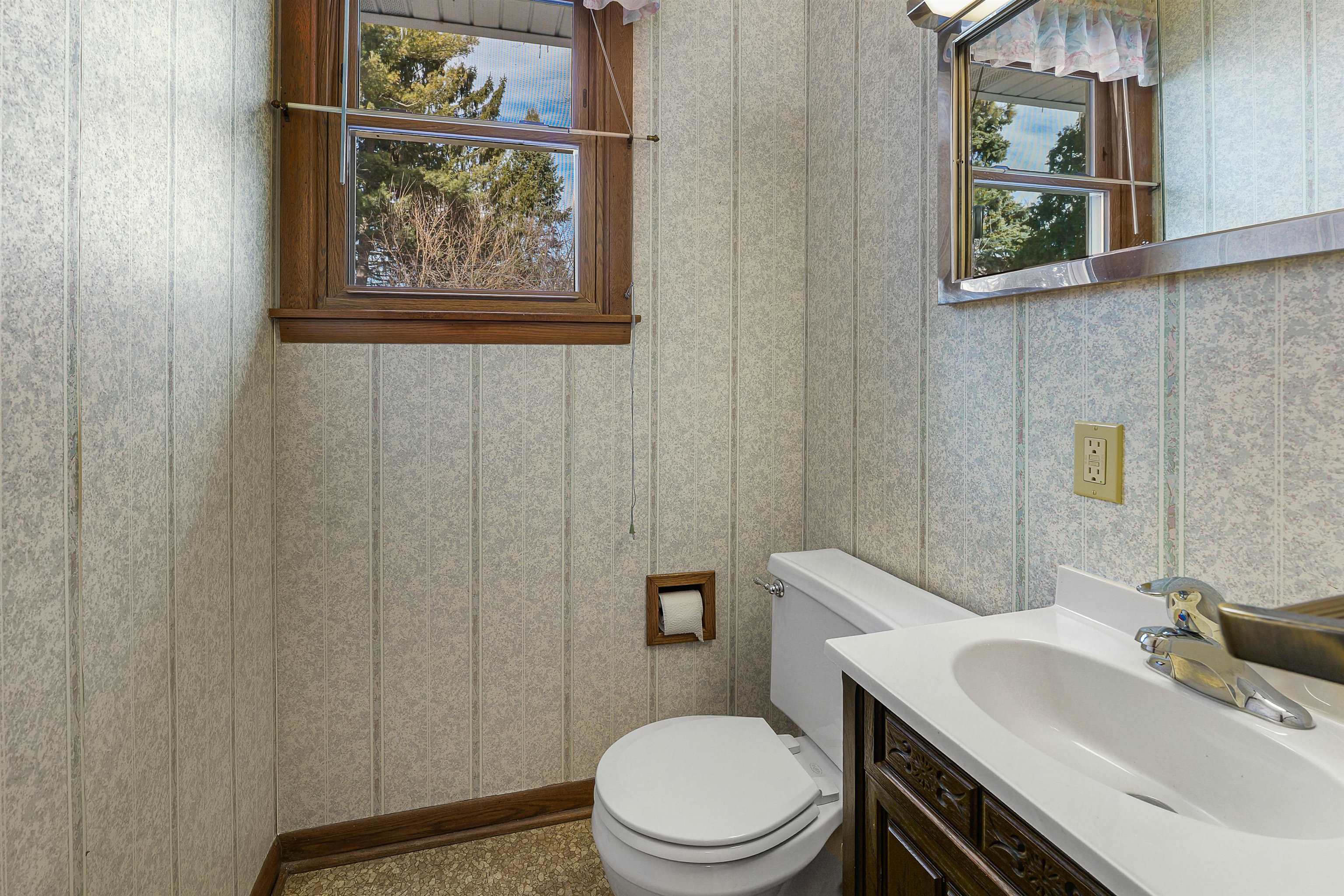 104 Cherokee Road Beaver Dam, WI 53916 - Photo 9 of 31