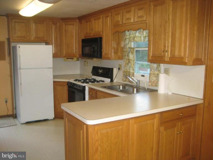 3045 Basford Road Frederick, MD 21703 - Photo 5 of 8 Kitchen