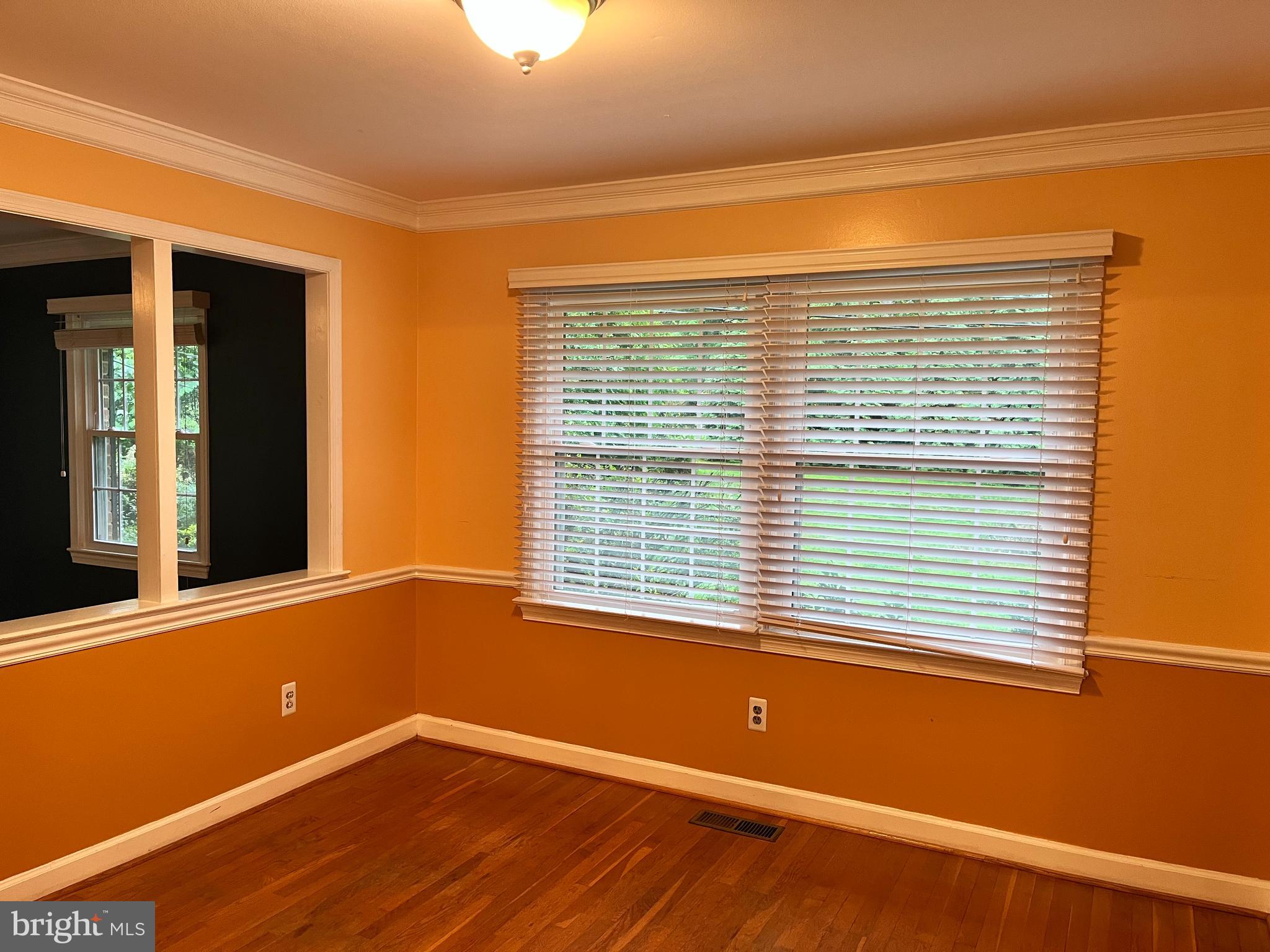 10220 Vale Road Vienna, VA 22181 - Photo 6 of 28