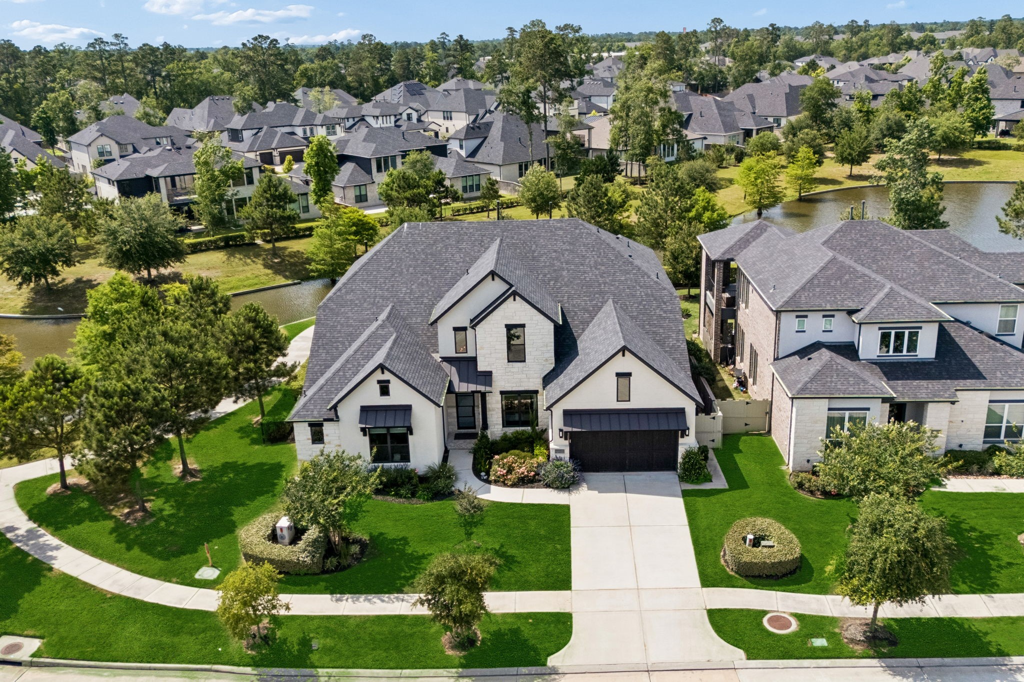 10102 South Goshawk Trail Conroe, TX 77385 - Photo 40 of 46 an aerial view of a house with a yard