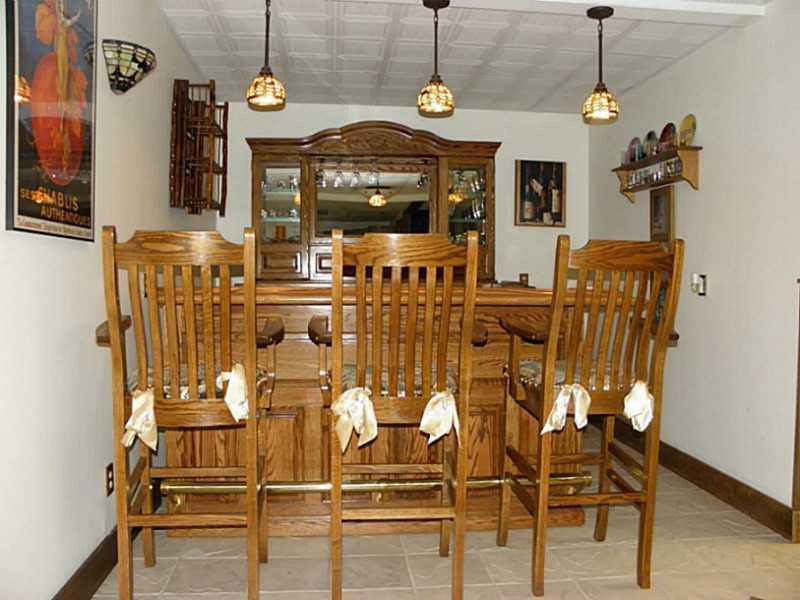 1422 Logan Road Gibsonia, PA 15044 - Photo 16 of 25 Family Room. Area for a bar
